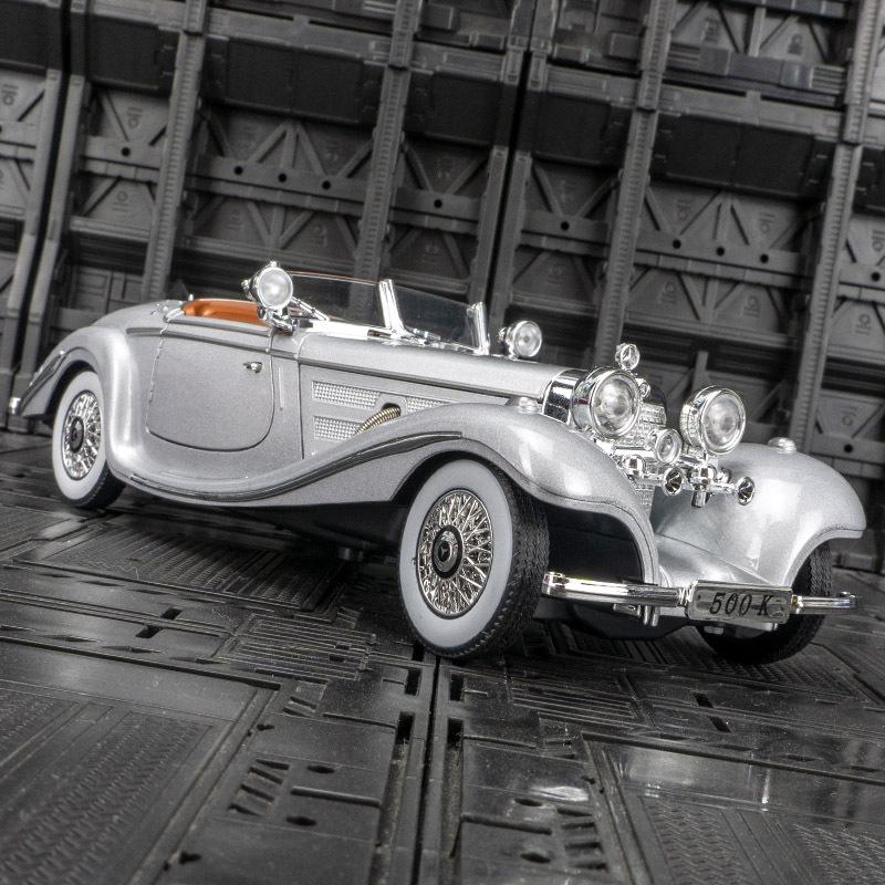 1:24 Diecast Benz 500K Classic Model With Acrylic Box - Gray