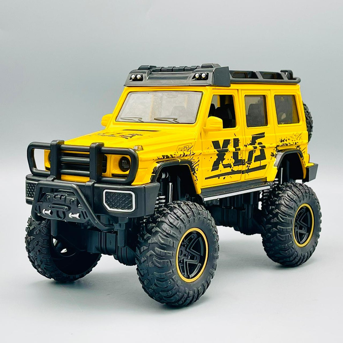 Diecast 1:24 Big Wheels Model Jeep