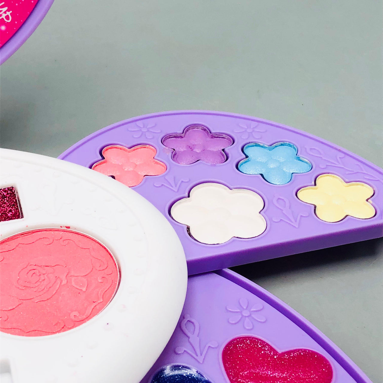Realistic Cool Unicorn Pretty Mini Makeup Kit