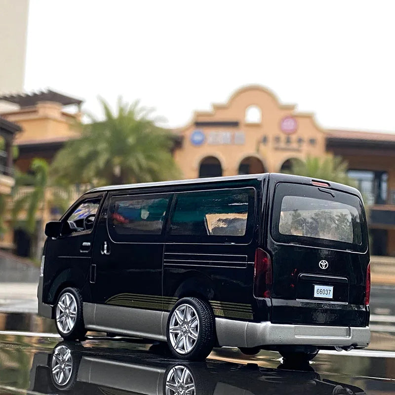 1:32 Diecast Toyota HIACE GL