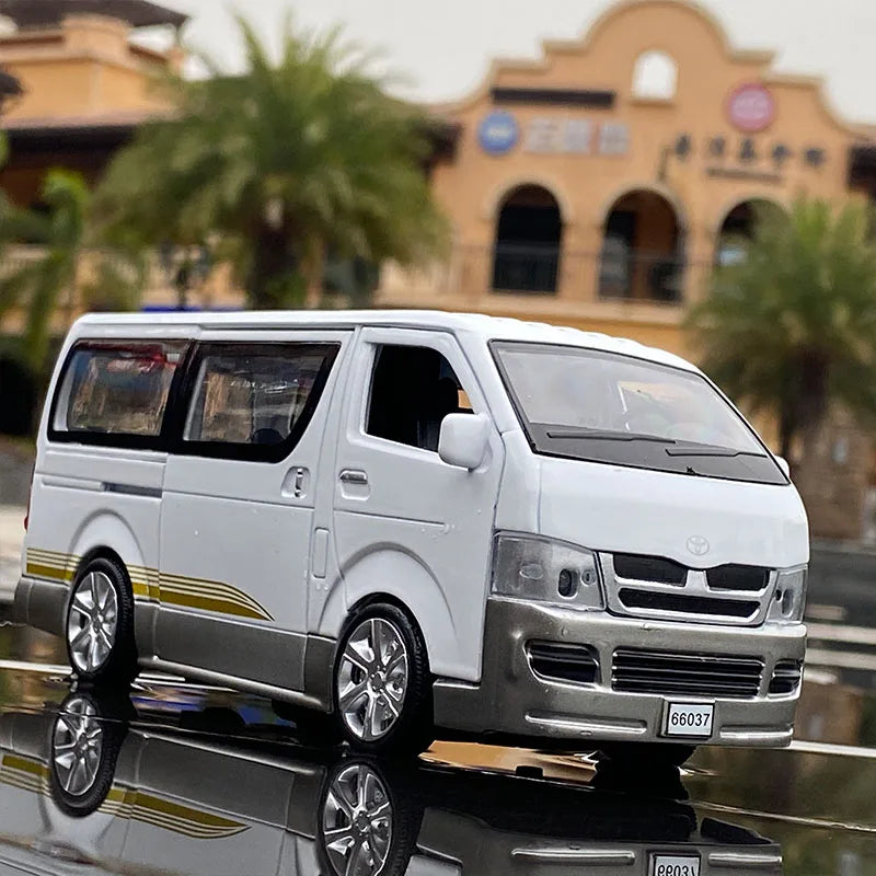 1:32 Diecast Toyota HIACE GL