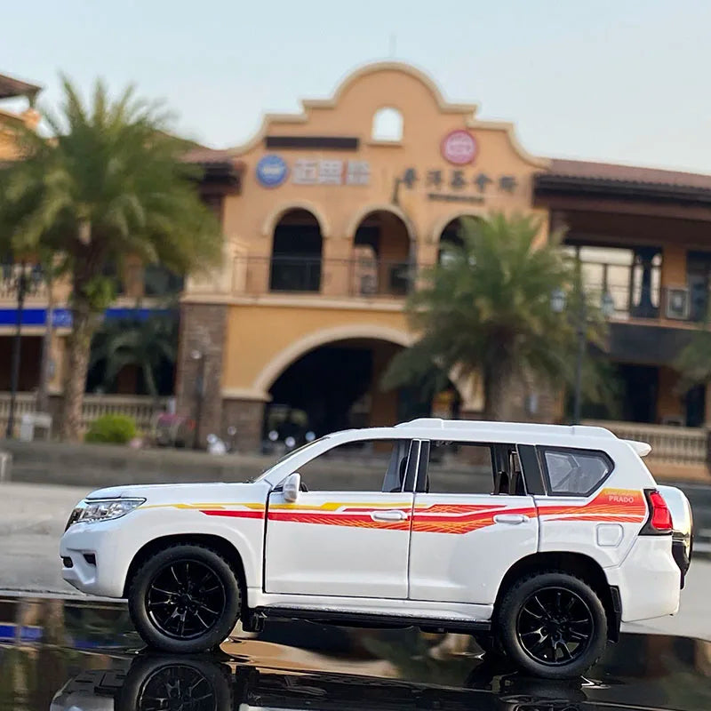 1:32 Diecast Land Cruiser Prado