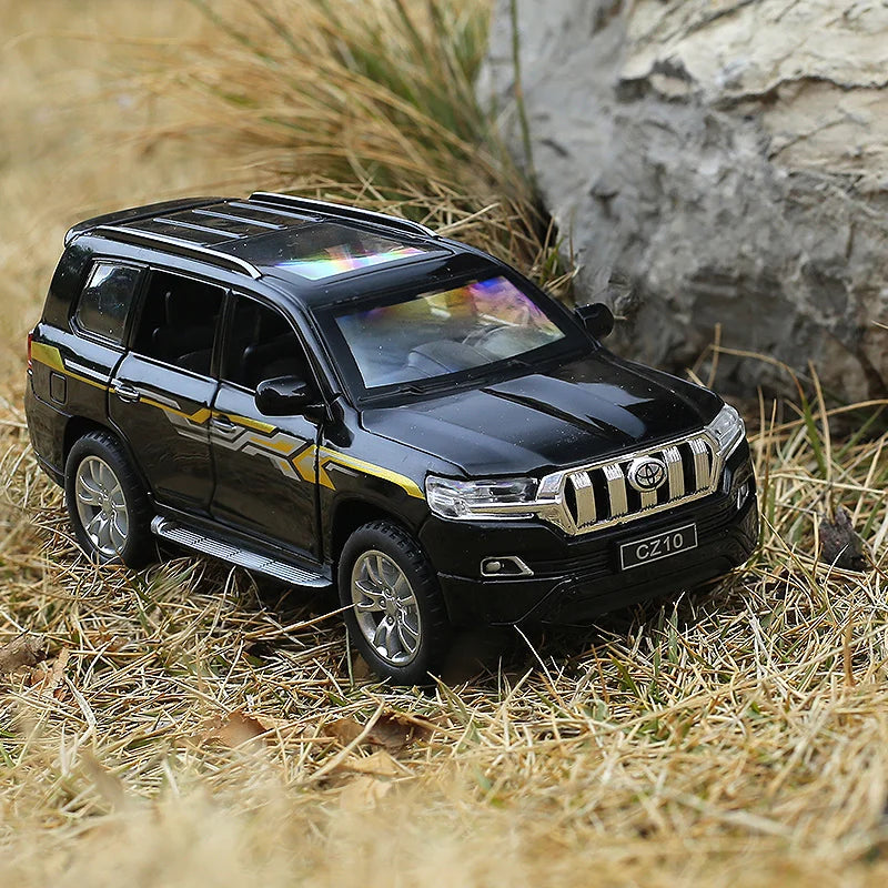 1:32 Diecast Toyota Land Cruiser Prado TX Model