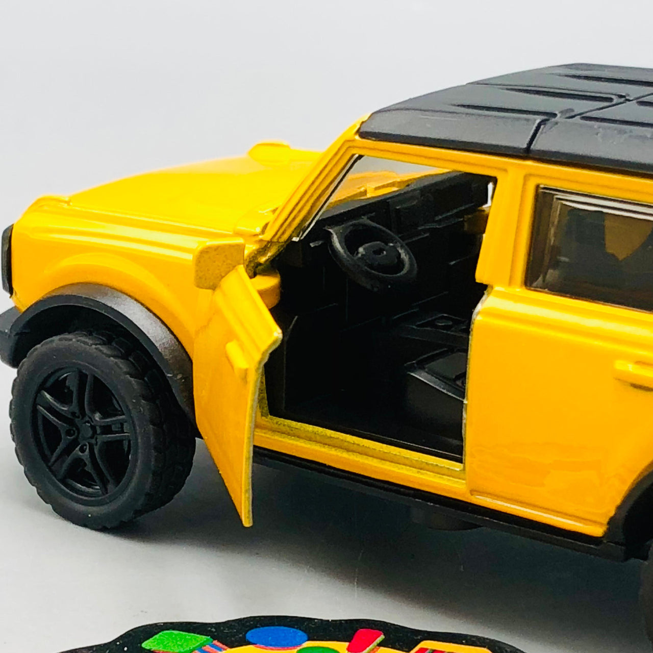1:36 Mini Diecast Ford Bronco Model Car - 1Pc