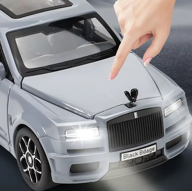1:32 Diecast Rolls Royce Cullinan Model Car
