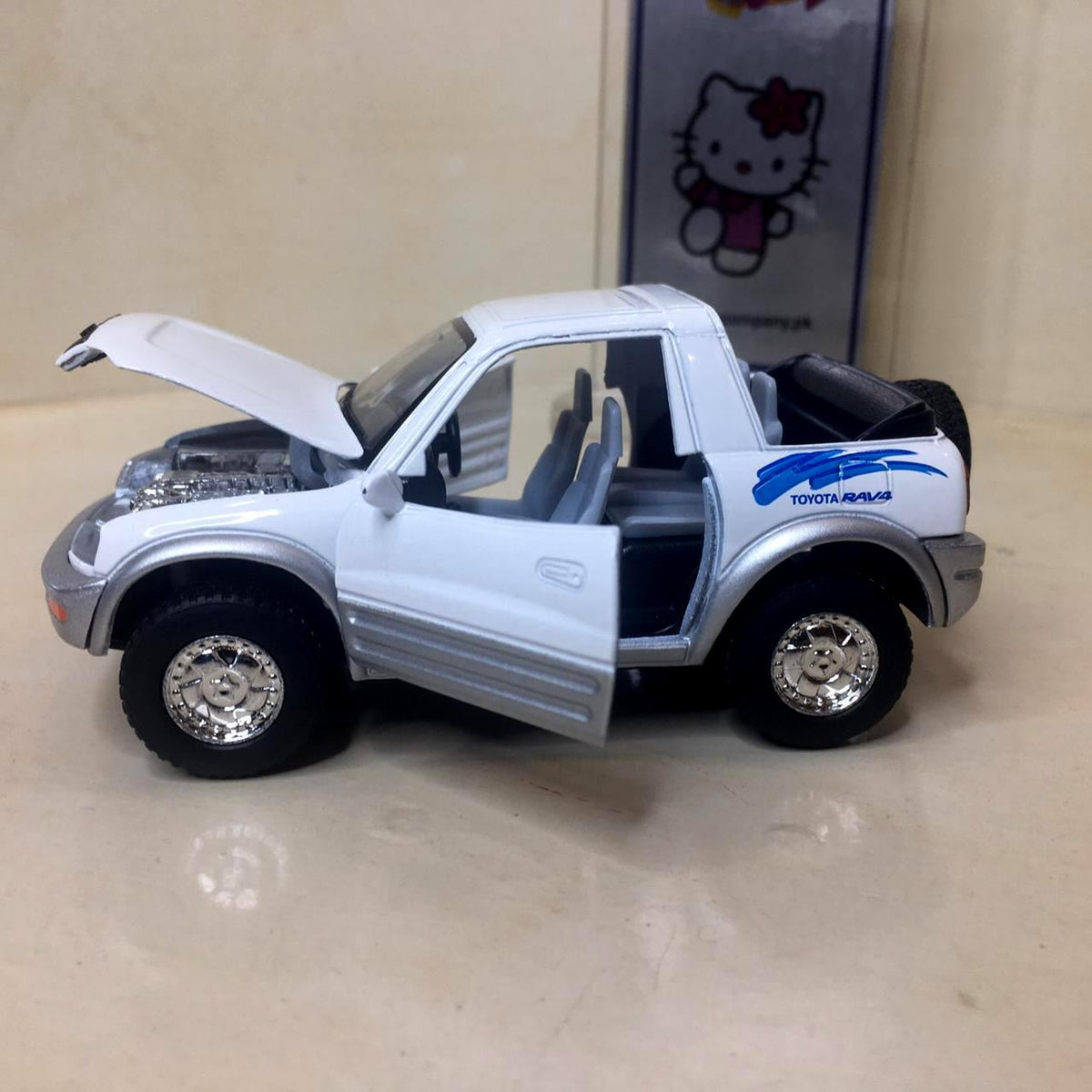Diecast Toyota Rav4 - Kinsmart