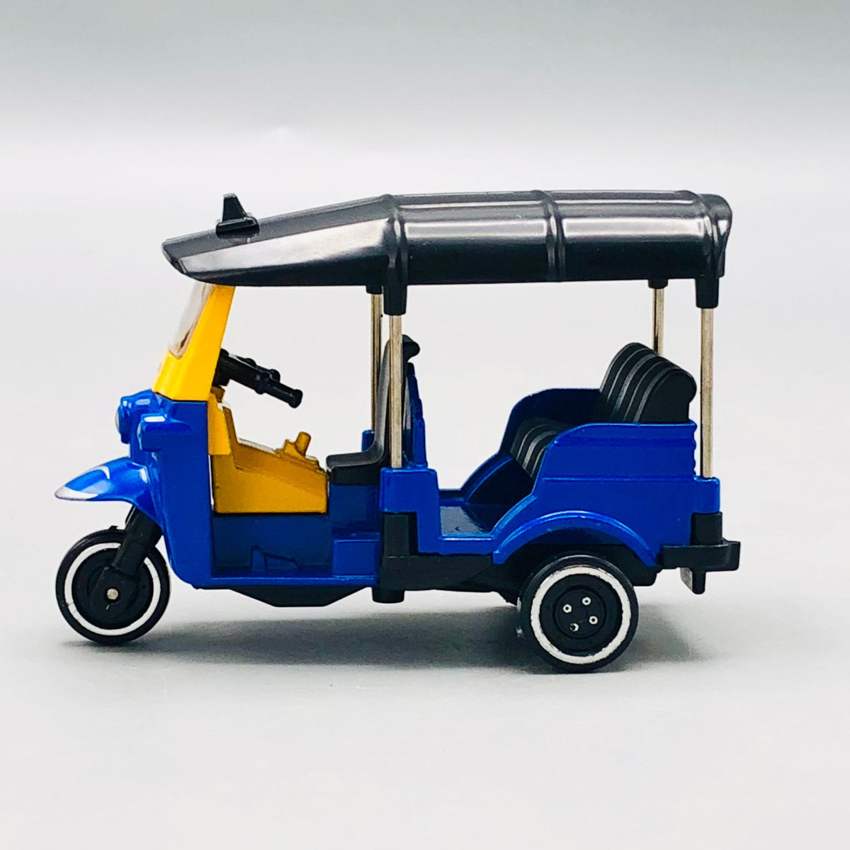 1:43 Diecast Mini Auto Rickshaw Model
