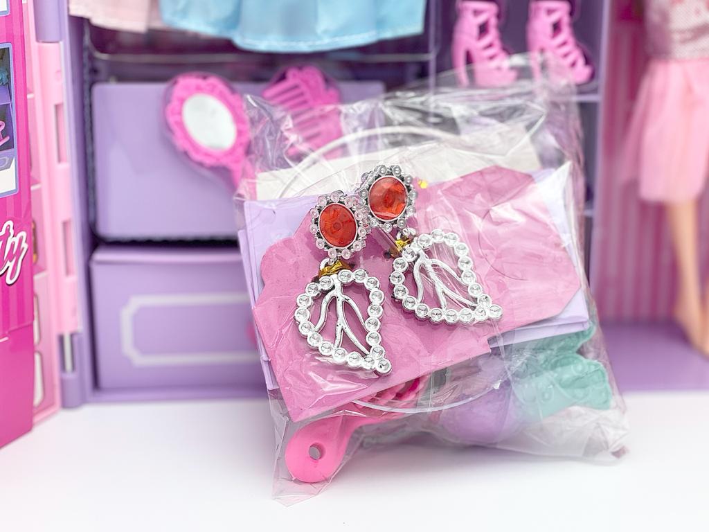 Barbie's Wardrobe with Accessories
