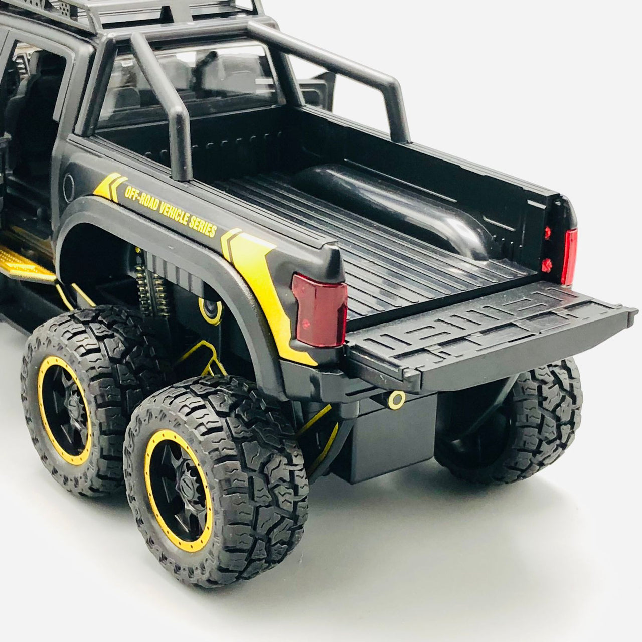 1:24 Diecast Ford Raptor Off-Road Pickup Truck