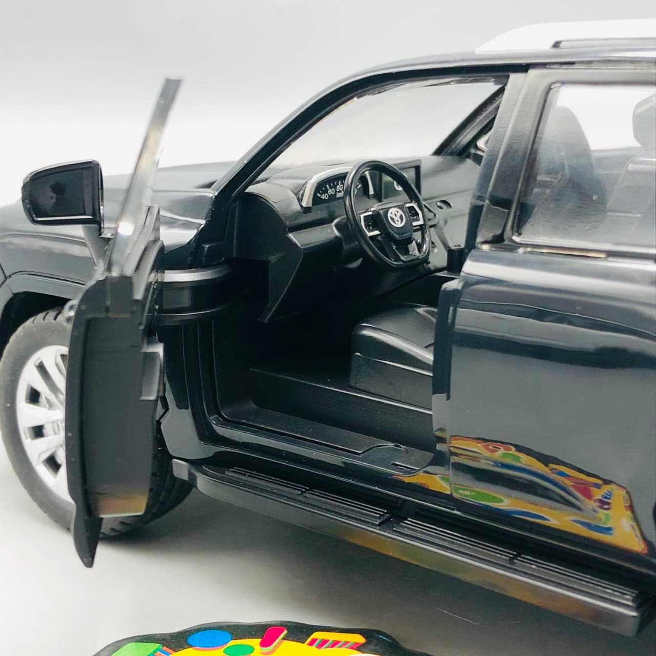 1Pc ABS Toyota Land Cruiser Model With Light & Sound