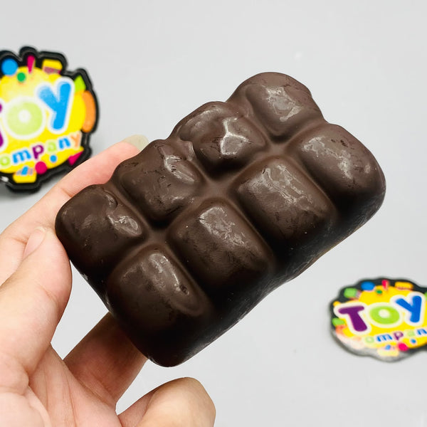 1Pc Crispy Squishy Choco