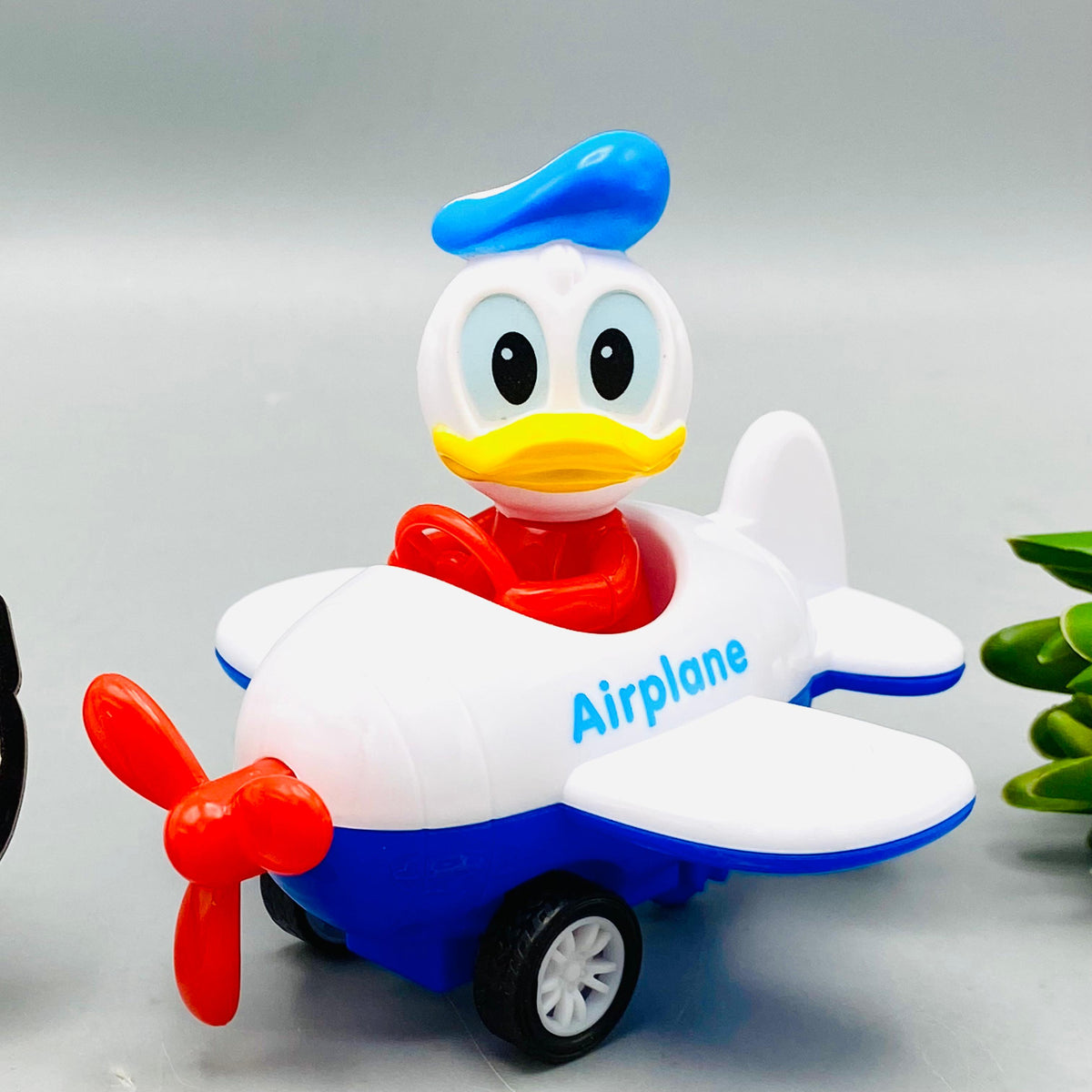1Pc Mini Inertial Donald Duck Aircraft