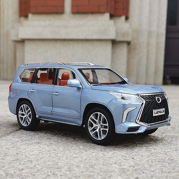 1:24 Diecast Lexus 570 Model With Acrylic Box
