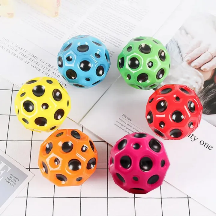 1Pc Moon Shape Bouncing Ball