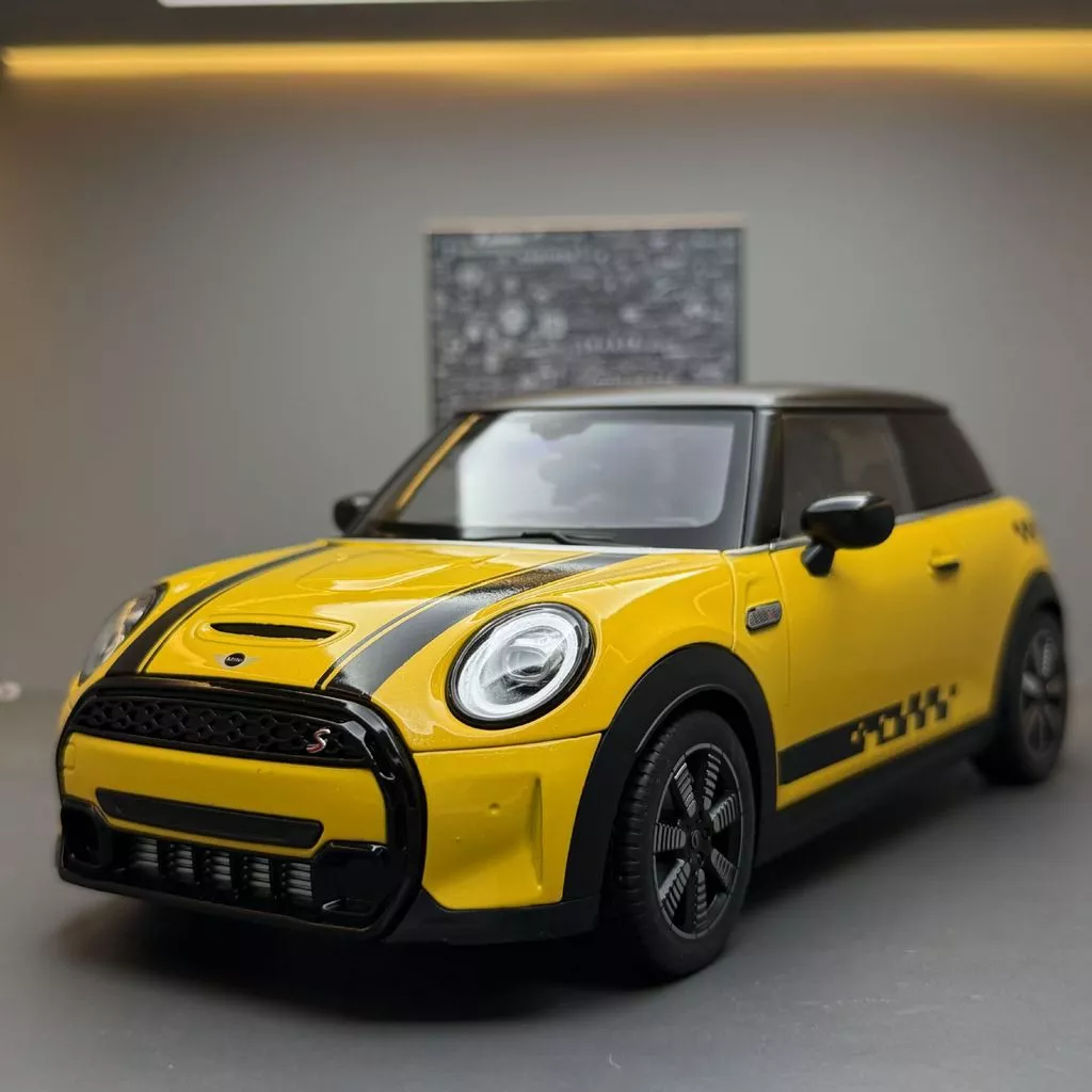 1:18 Diecast BMW Mini Cooper S Official Model