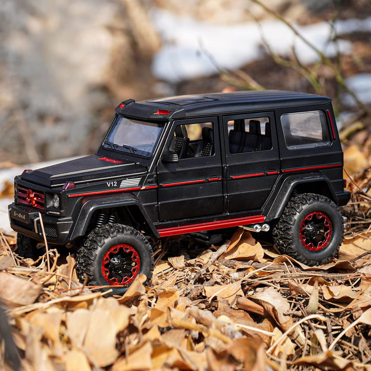 1:24 Diecast Mercedes Benz G500 Model Car With Smoke