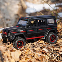 1:24 Diecast Mercedes Benz G500 Model Car With Smoke