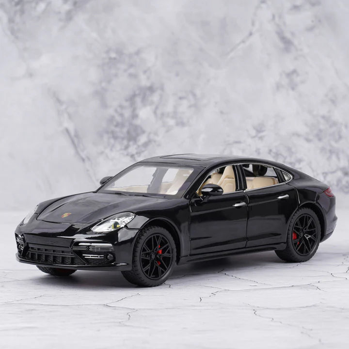 1:24 Diecast Porsche Panamera Model Car With Smoke