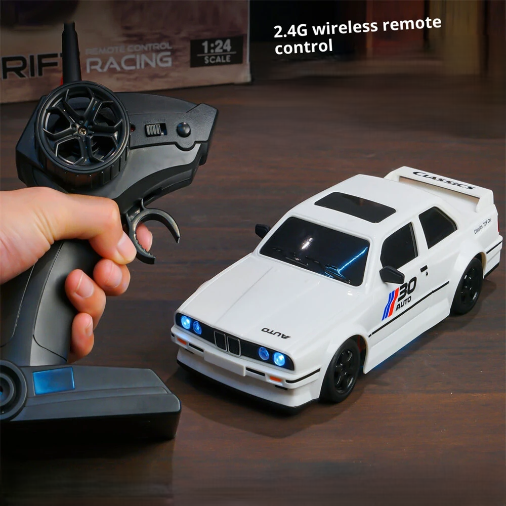1:24 RC BMW M3 E30 Drifting Car