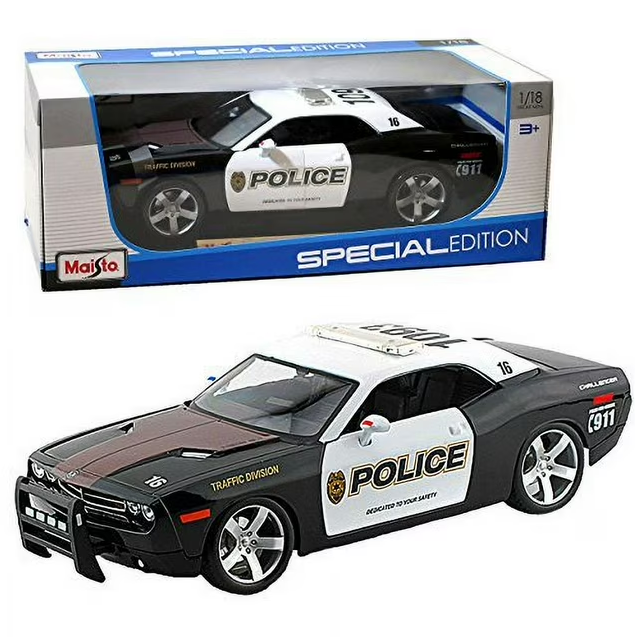 Maisto 1:18 2006 Dodge Challenger Concept-Police Model