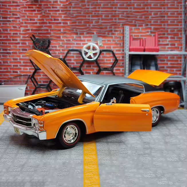 Maisto 1:18 1971 Chevrolet Chevelle SS 454 Sport Model