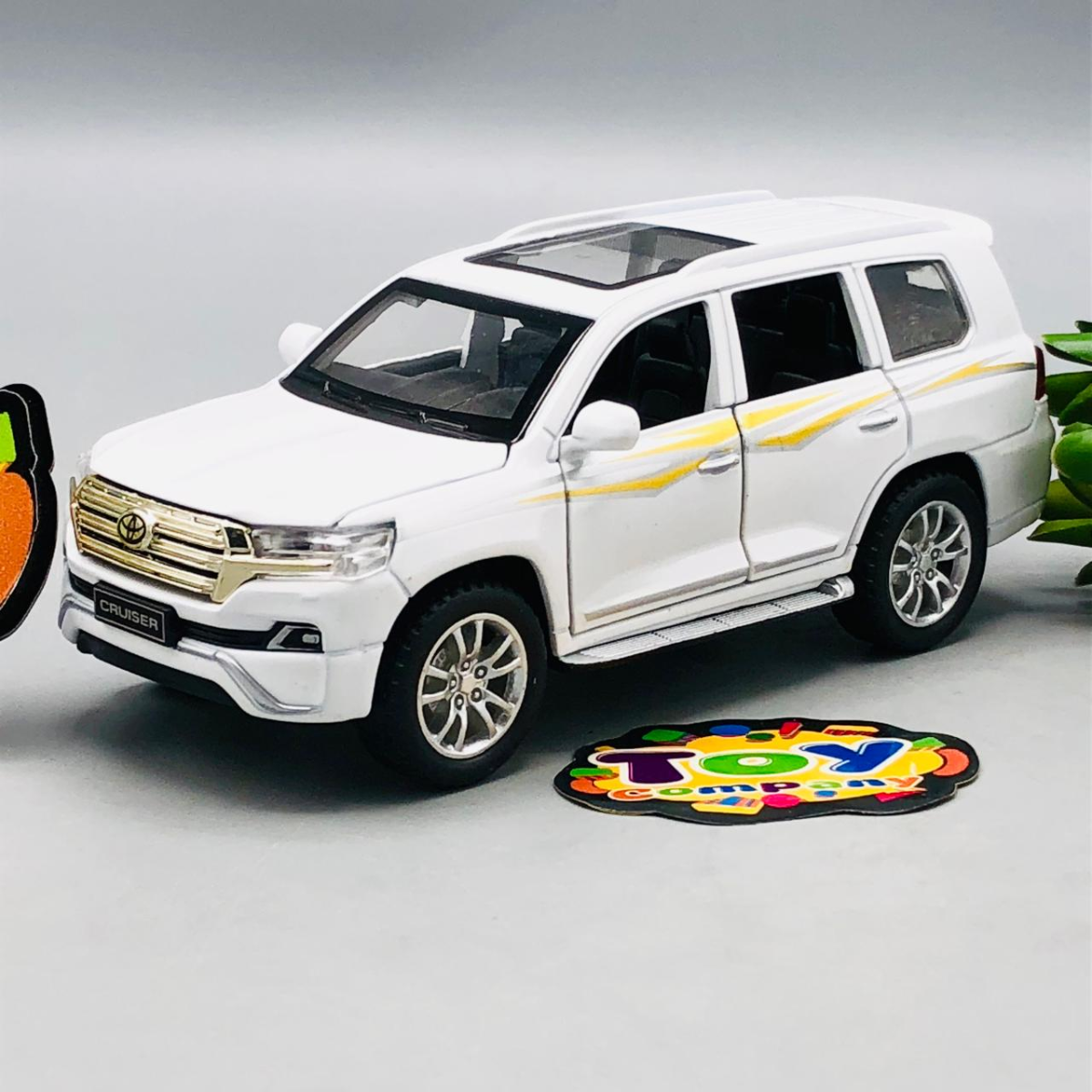 1:32 Diecast Land Crusier V8 Model Car