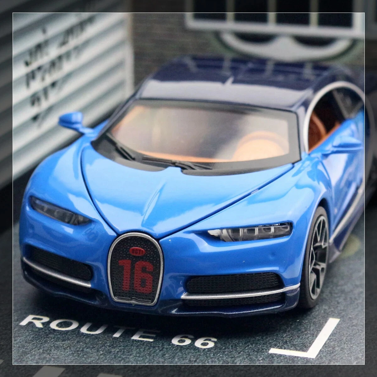 1:32 Diecast Bugatti Chiron Model With Acrylic Box - Blue
