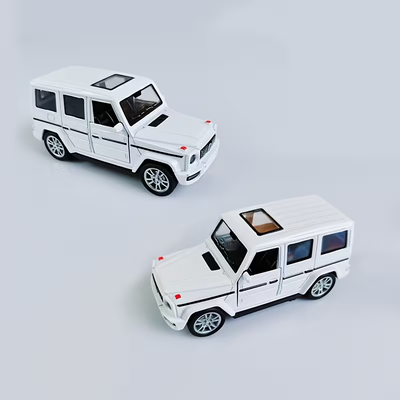 1:32 Diecast Mercedes AMG G65 Model With Acrylic Box - White