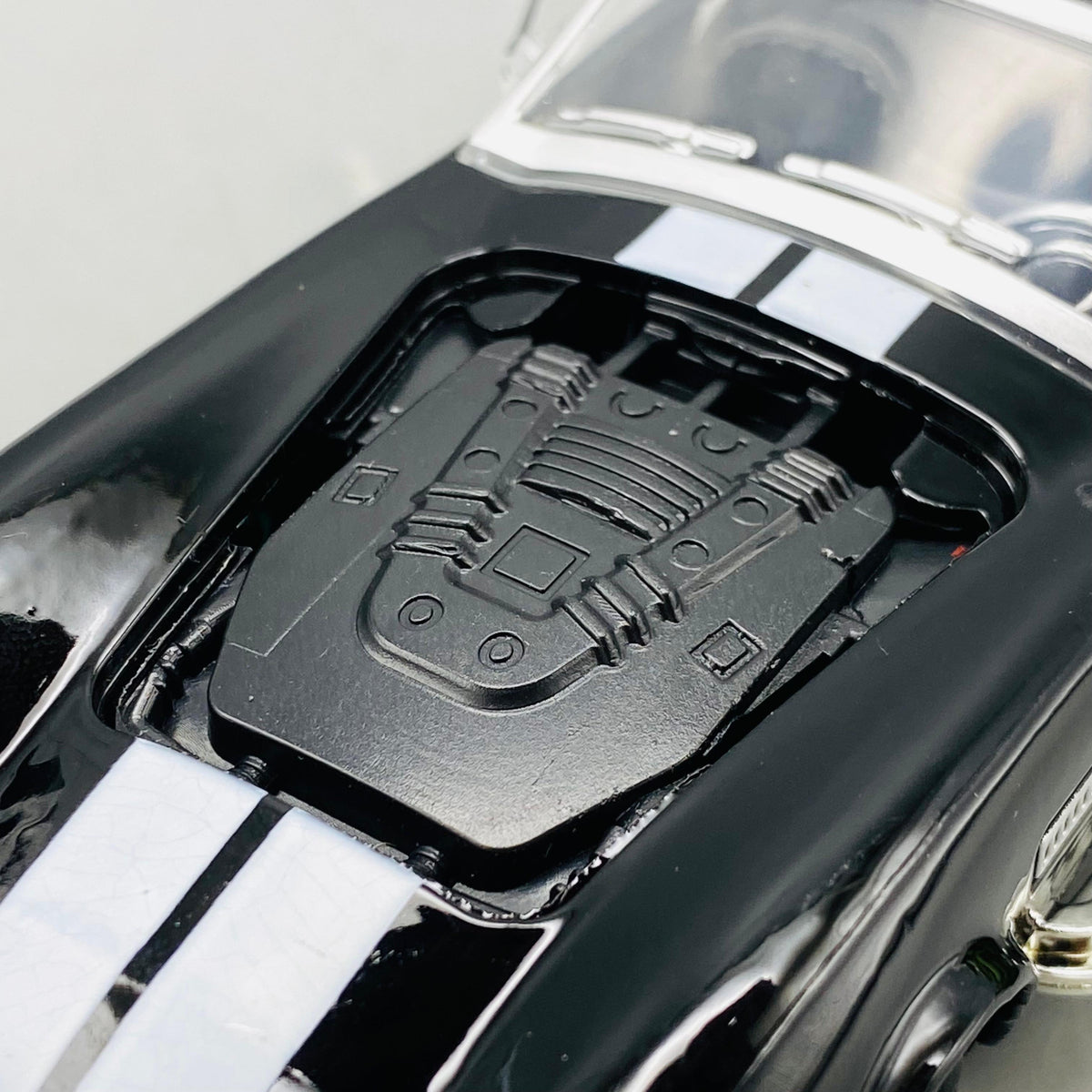 1:43 Mini Diecast Shelby Cobra Model