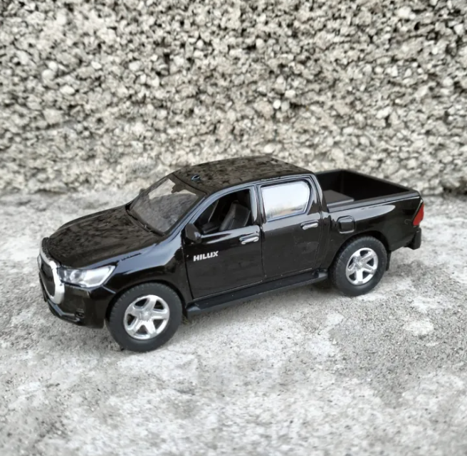 1:32 Diecast Hilux Rocco/Revo Model Car