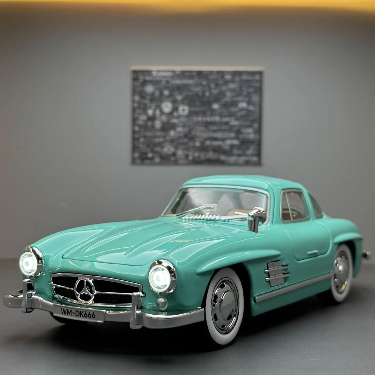 1:22 Diecast Mercedes Benz 300Sl Model
