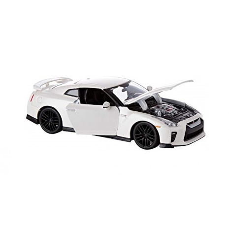 Bburago 1:24 Diecast Nissan GT-R 2017 - White