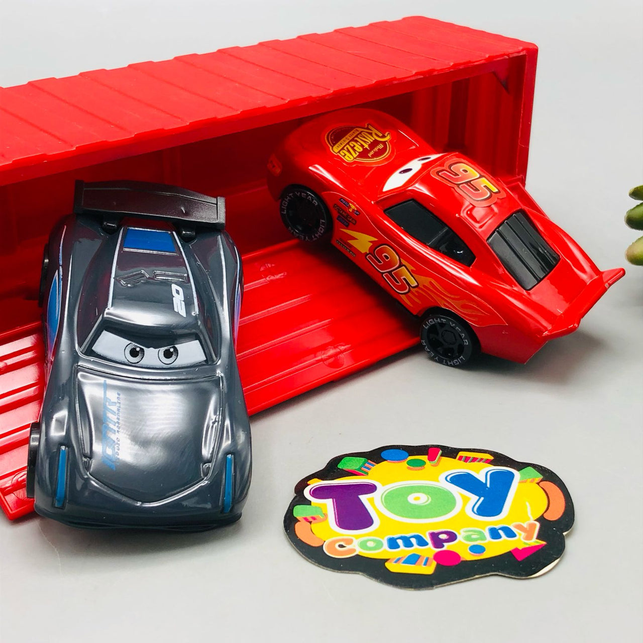 McQueen Inertial Container Truck With 2Pcs Alloy Cars