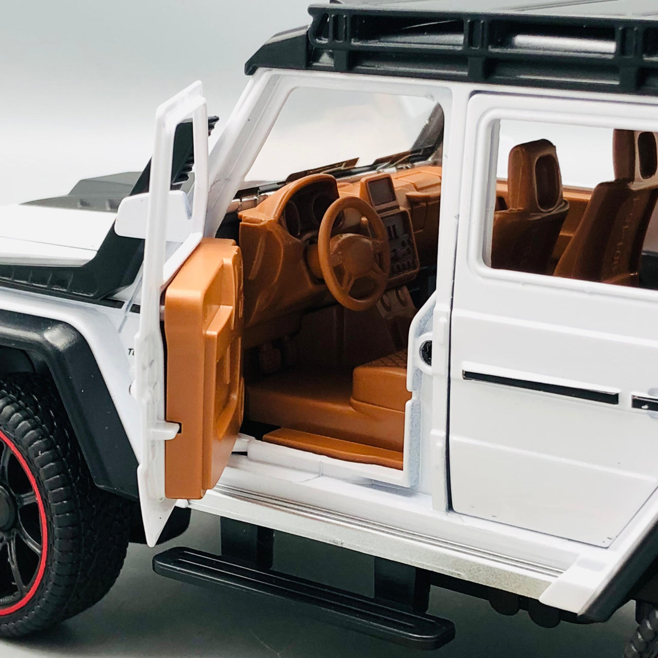 1:22 RC Diecast Mercedes G500 Model Car With Smoke
