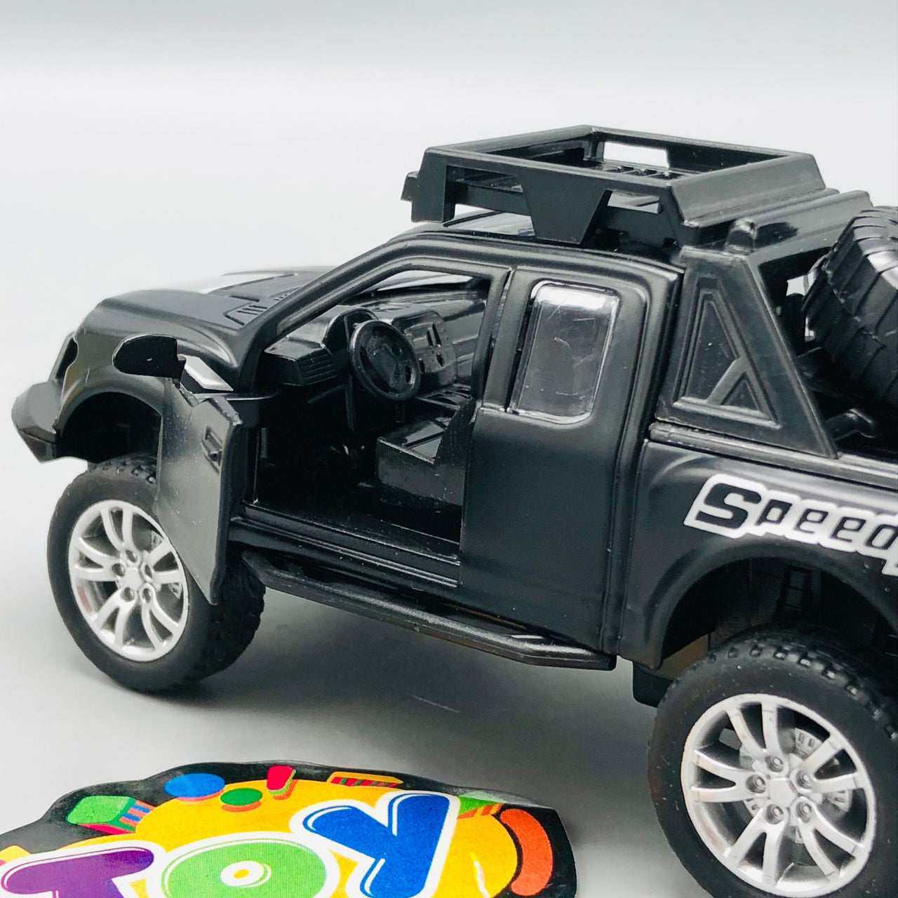 2Pc Diecast Mini Toyota Hilux Pullback Models - Minor Fault