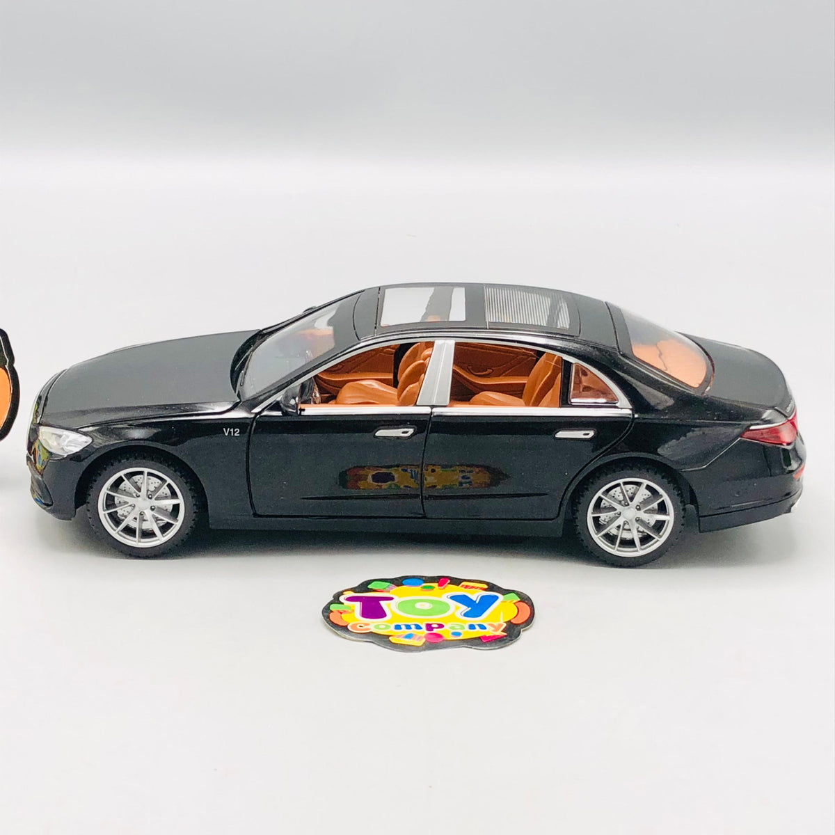 1:22 RC Diecast Mercedes Maybach S600 Model Car With Smoke