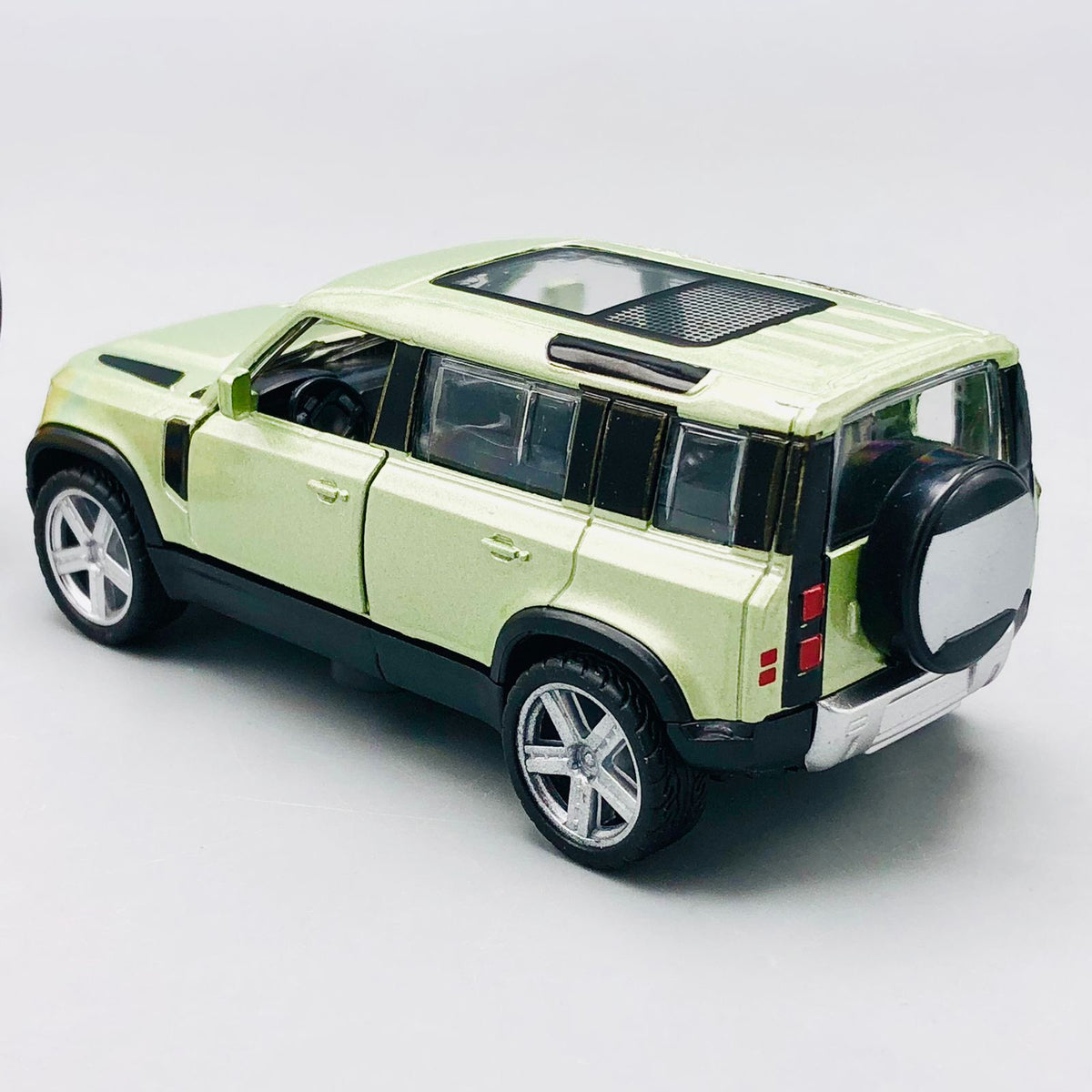 1:43 Diecast Defender Mini Model Jeep