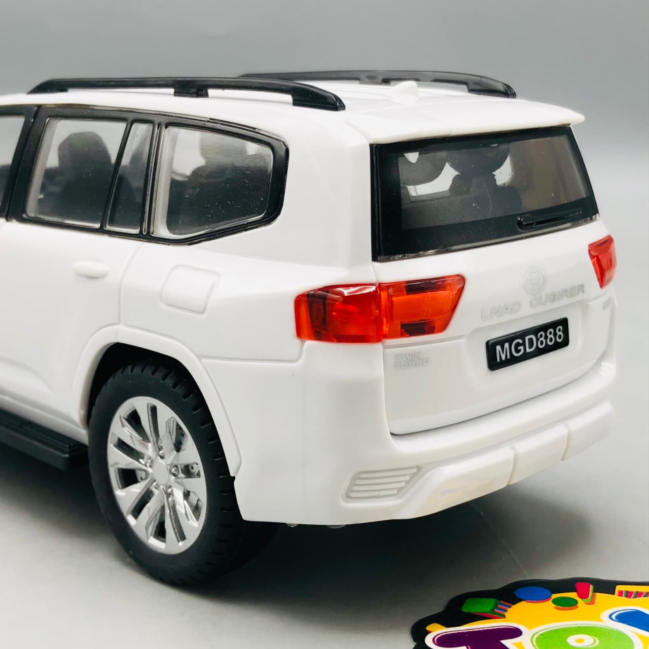 1Pc ABS Toyota Land Cruiser Model With Light & Sound