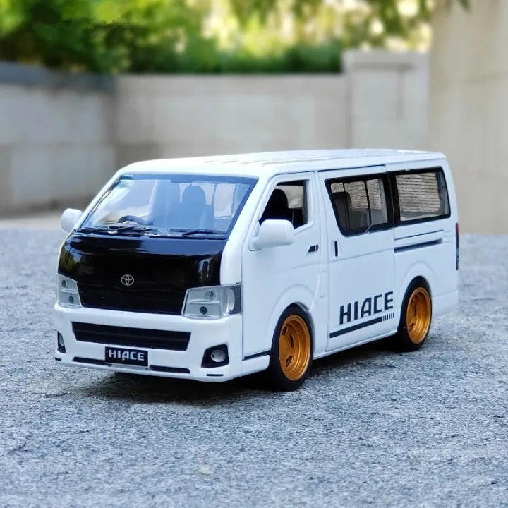 1:32 Diecast Toyota Hiace H200