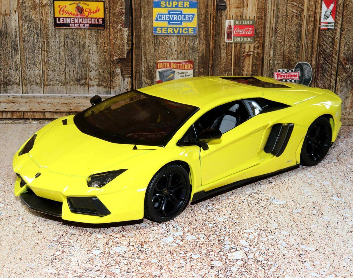 Maisto 1:24 Diecast Lamborghini Aventador LP 700-4