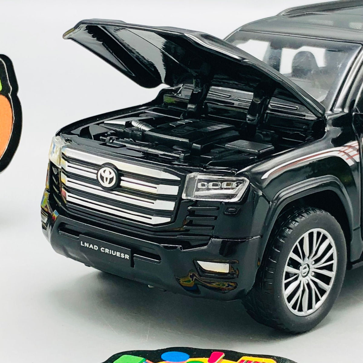 1:32 Diecast Land Cruiser LC300