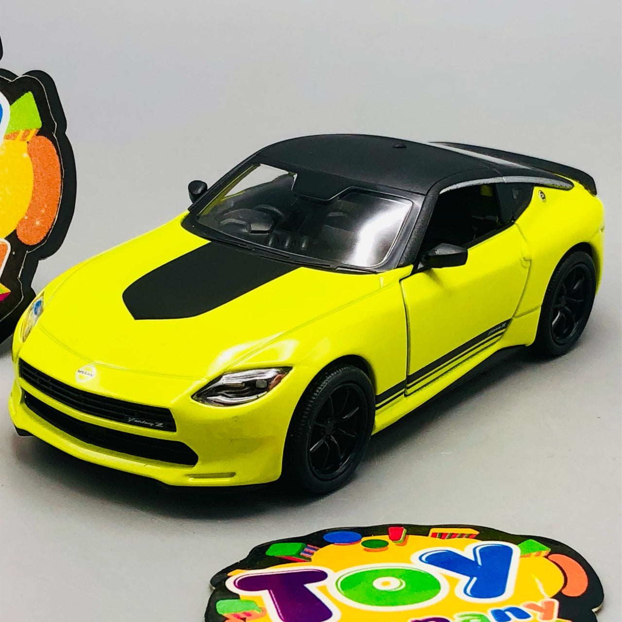 1:36 Kinsmart 2023 Nissan Fairlady Z Customized Edition