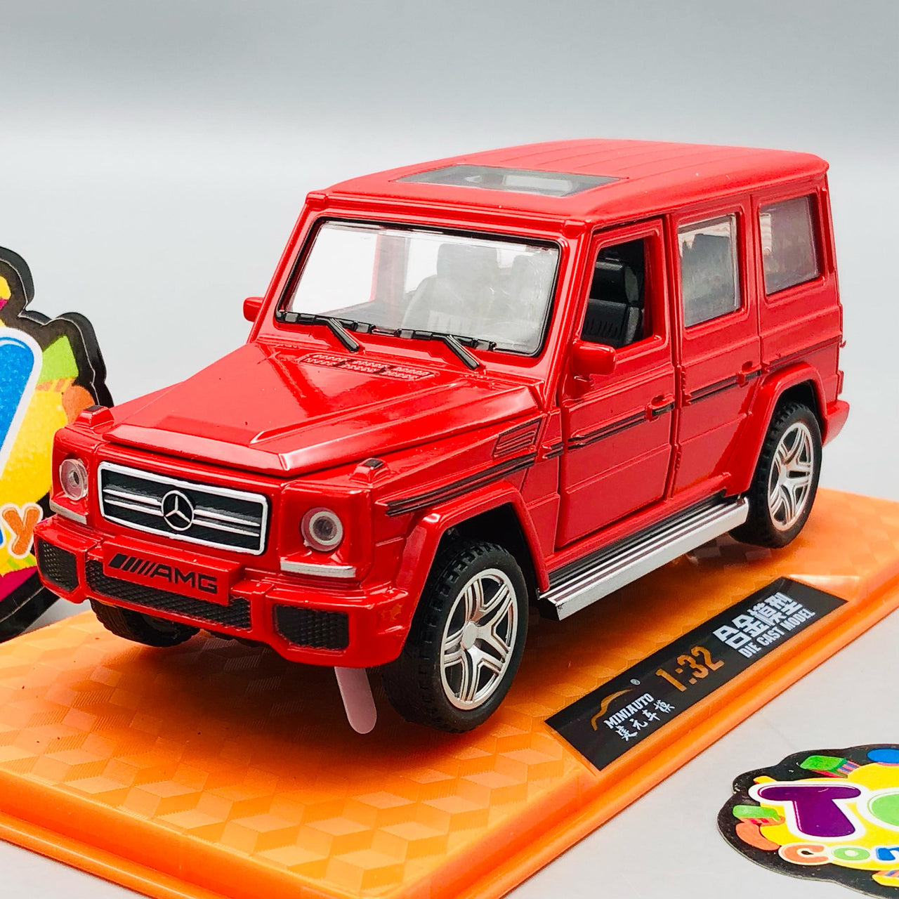 1:32 Diecast AMG G65 With Acrylic Display Box - Red