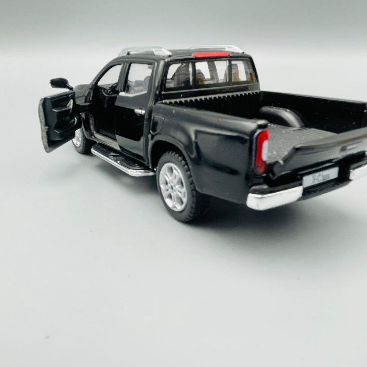 Kinsmart Mercedes-Benz X-Class