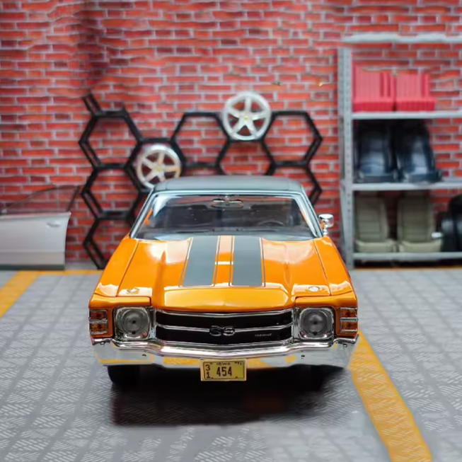 Maisto 1:18 1971 Chevrolet Chevelle SS 454 Sport Model
