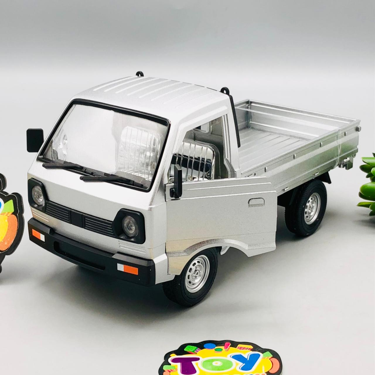 1:24 Diecast Suzuki Pickup Model Truck - Silver
