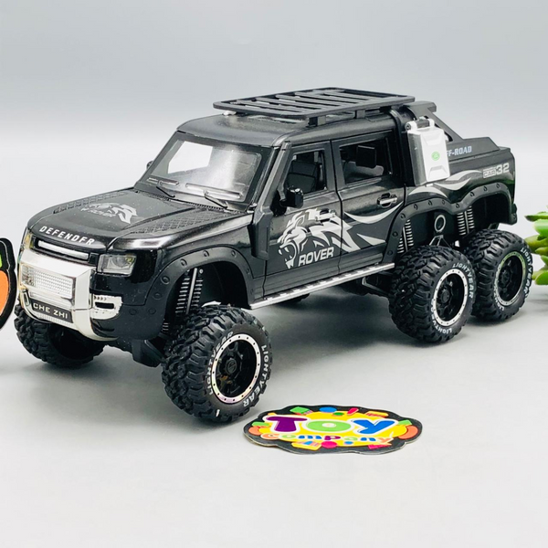 1:24 Diecast Land Rover Defender Off-Road Model