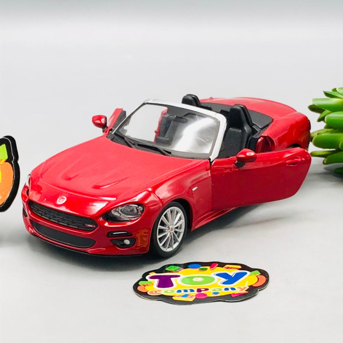 Bburago 1:24 Diecast Fiat 124 Spider Model