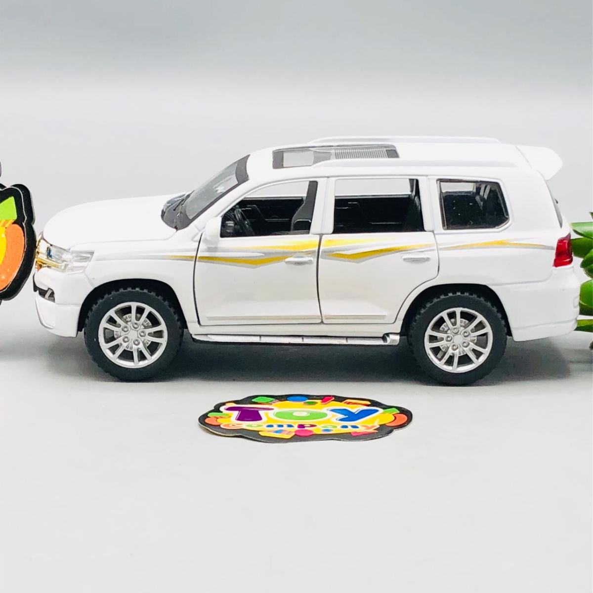 1:32 Diecast Land Crusier V8 Model Car