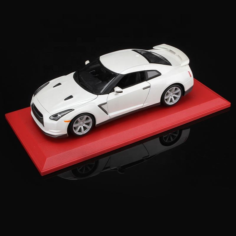 Bburago 1:18 2009 Nissan GT-R R35 Model
